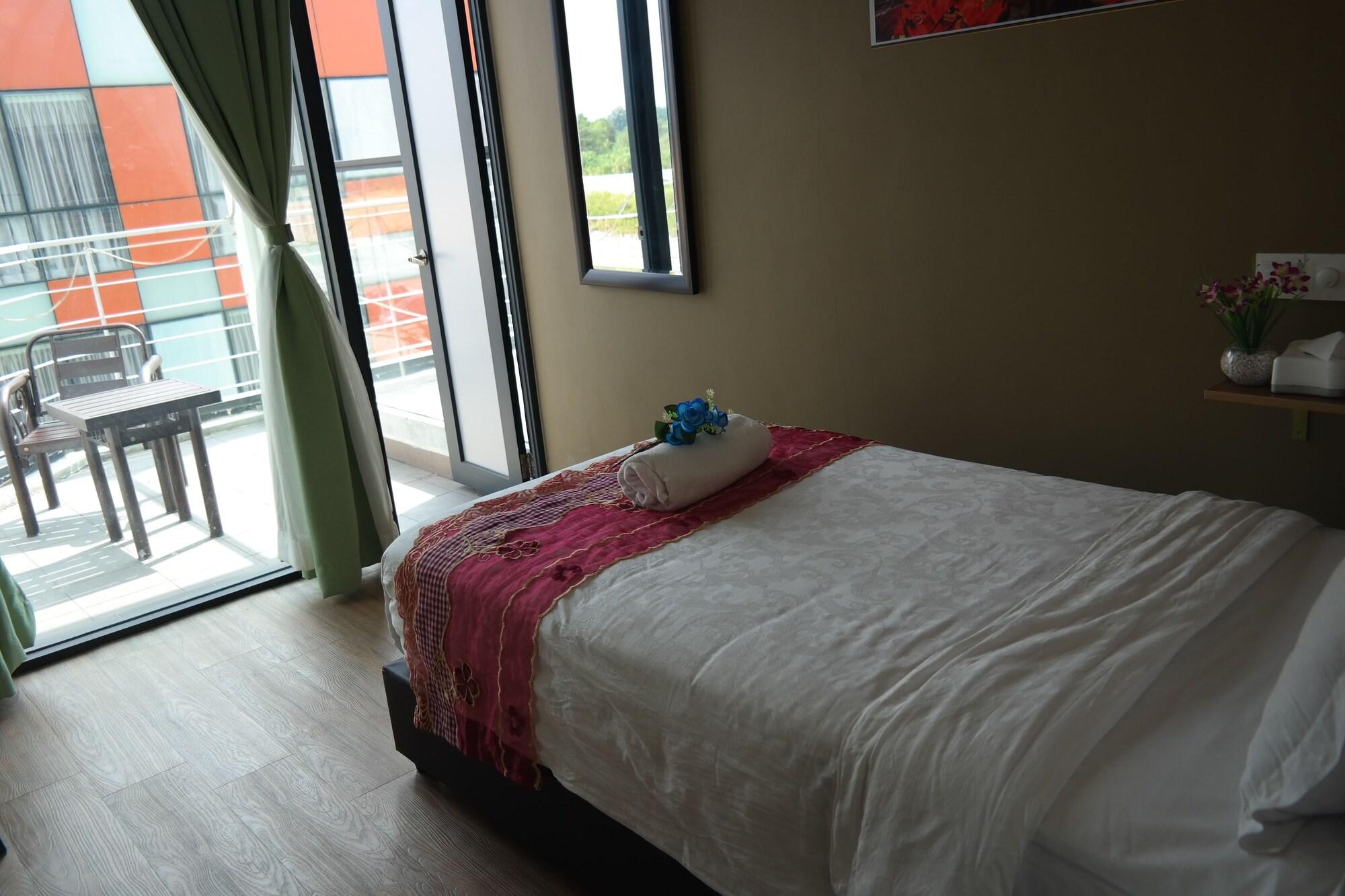 S8 Boutique Hotel Near Klia 1 & Klia 2 Sepang Exterior photo