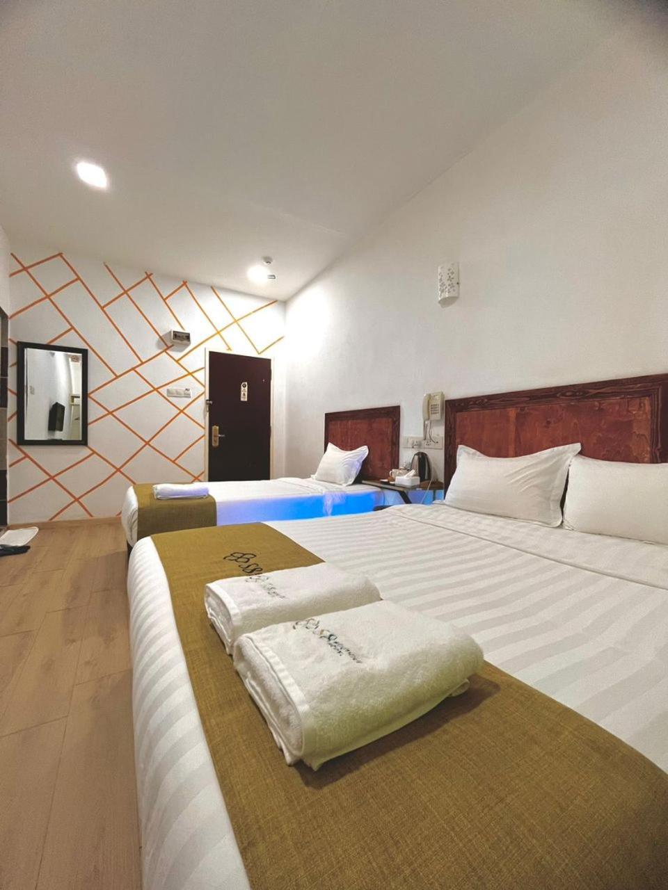 S8 Boutique Hotel Near Klia 1 & Klia 2 Sepang Exterior photo