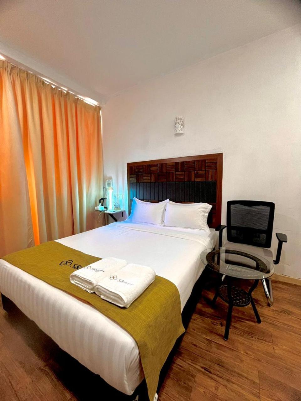 S8 Boutique Hotel Near Klia 1 & Klia 2 Sepang Exterior photo