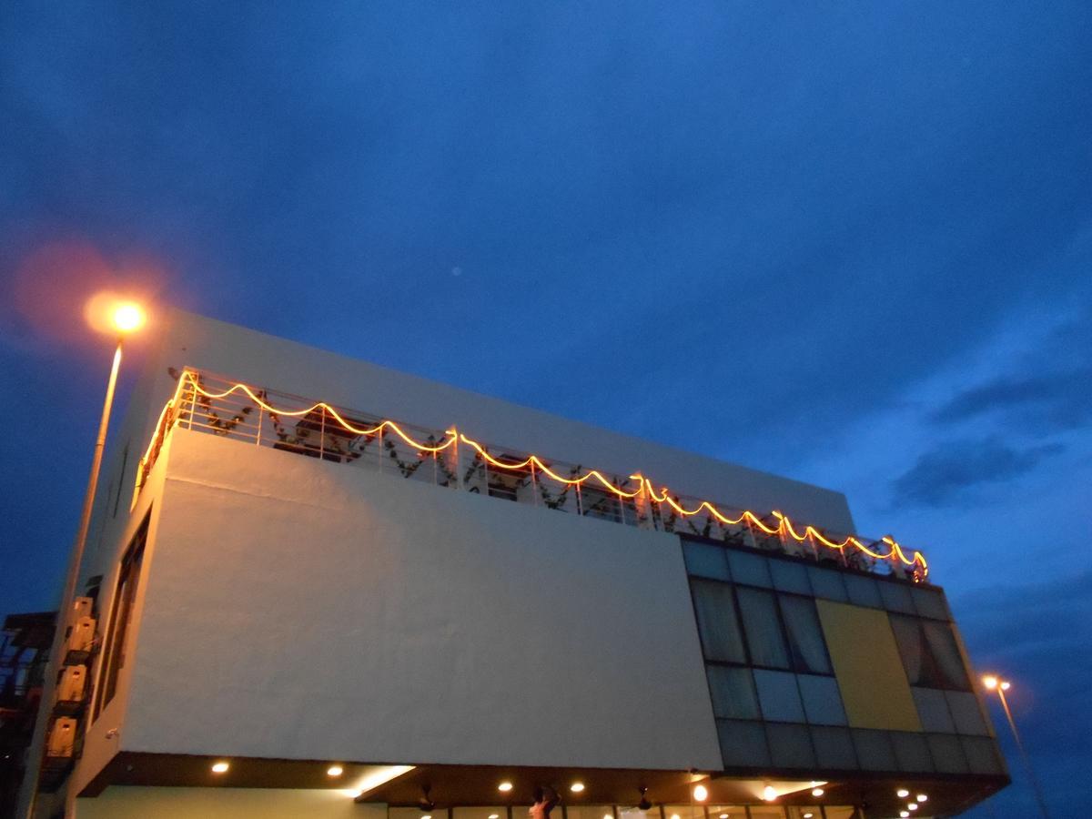 S8 Boutique Hotel Near Klia 1 & Klia 2 Sepang Exterior photo